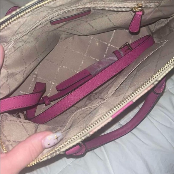 Authentic Michael Kors handbag - Picture 2 of 2